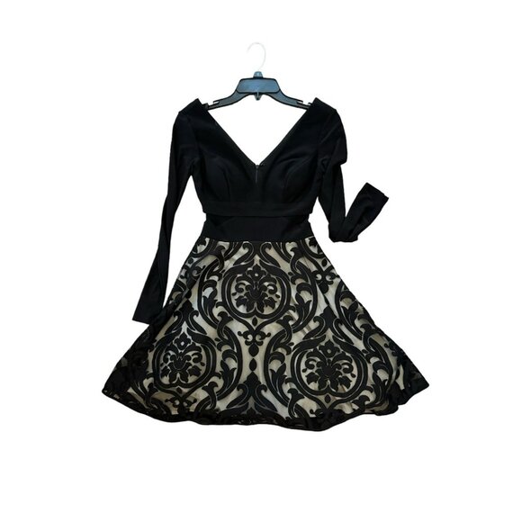 Avery Dresses & Skirts - Avery G Bloomingdale’s Longsleeve Mesh Detailed Cocktail Dress with Flare sz 0